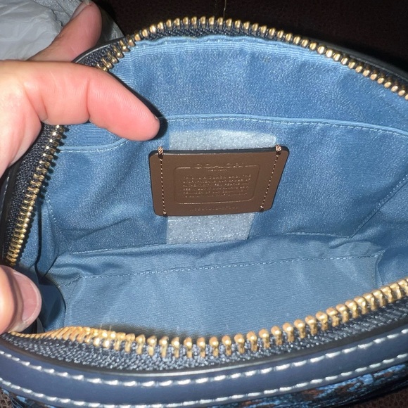 Coach Crossbody - Picture 3 of 4